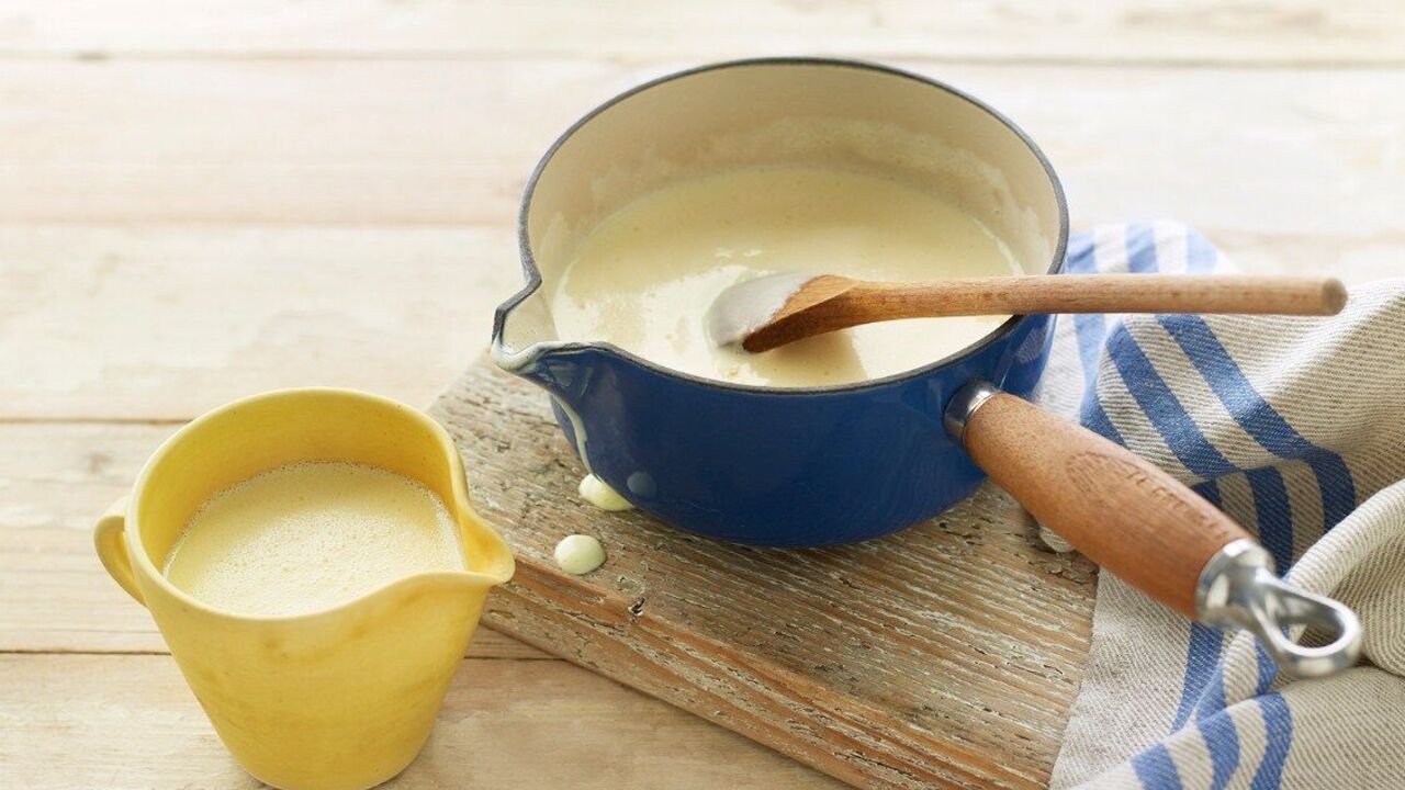 Fluffy custard that doesn't fall: for "Napoleon," honey cake and sponge cake