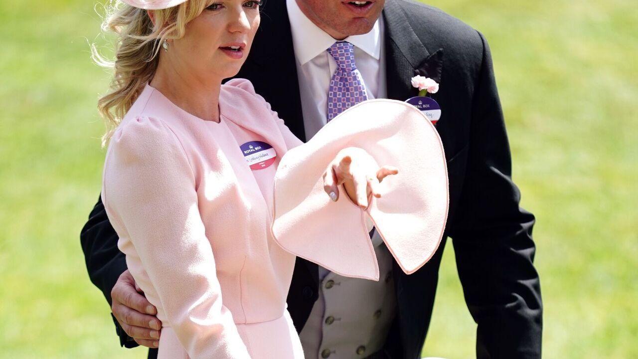Elizabeth II's favorite grandson broke up with his 45-year-old girlfriend: they knew each other since school. Photo of the couple