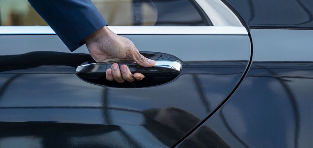 Практичні рішення для скрипучих дверей автомобіля