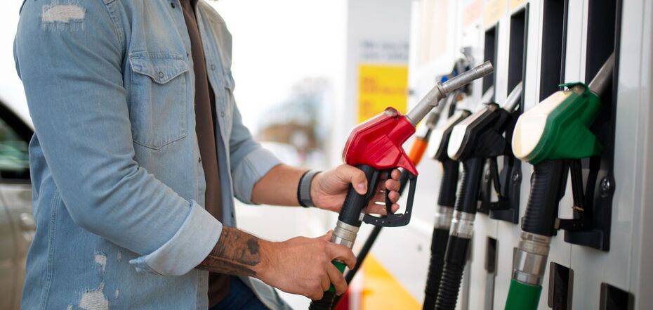 Порівняння бензину та дизельного палива