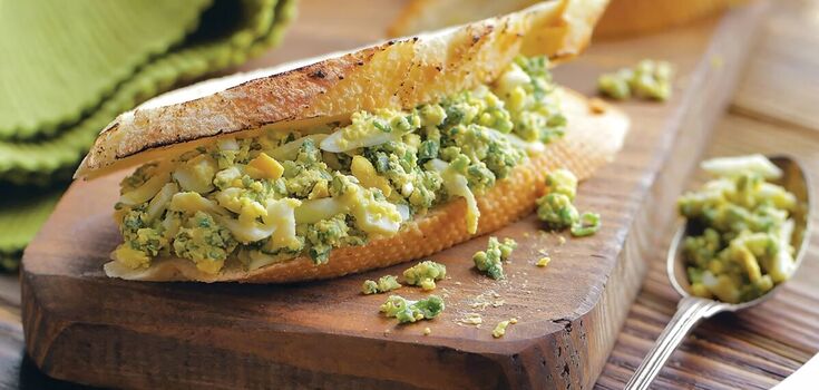 Spring appetizer salad with green onions and eggs: 10 minutes to prepare