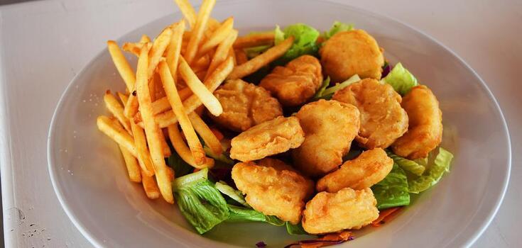 Quick chicken nuggets without a frying pan: how to cook safe fast food