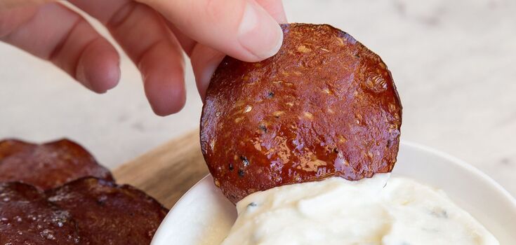 How to make crispy chips from store-bought salami sausage: it's very simple