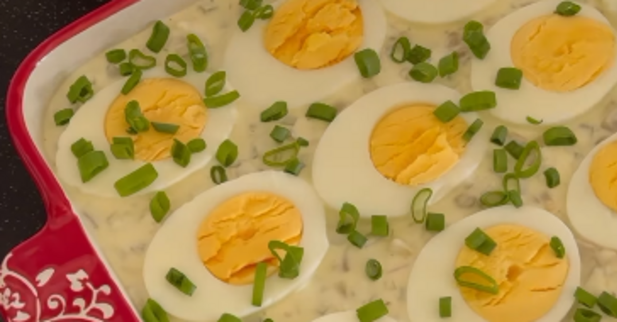 Eggs in tartar sauce: an original Easter recipe