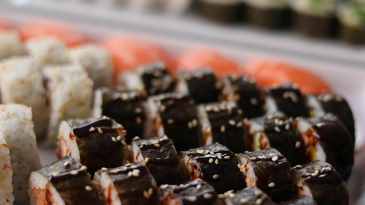 Rolls without rice: a tasty and juicy dish for a quick meal