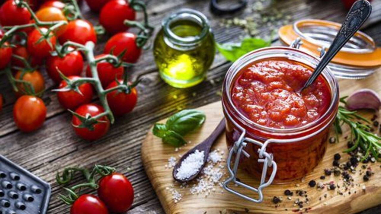 How to make tomato paste at home: a simple recipe