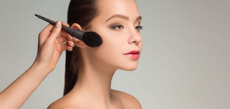 How to make up with Photoshop effect: hide absolutely all imperfections