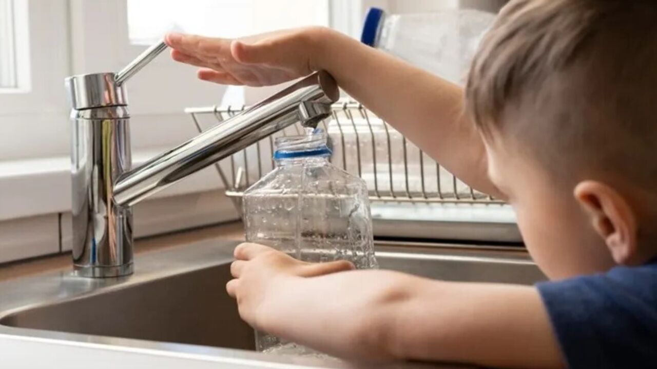 Названо дві країни, де не рекомендують пити воду з-під крана