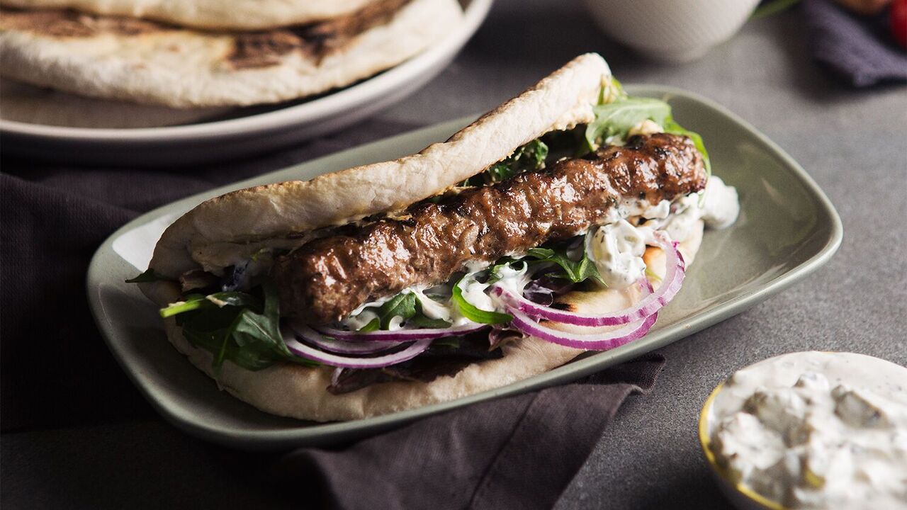 An original recipe for kebab in pita bread: what meat to choose