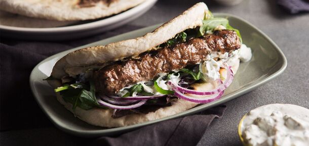 An original recipe for kebab in pita bread: what meat to choose