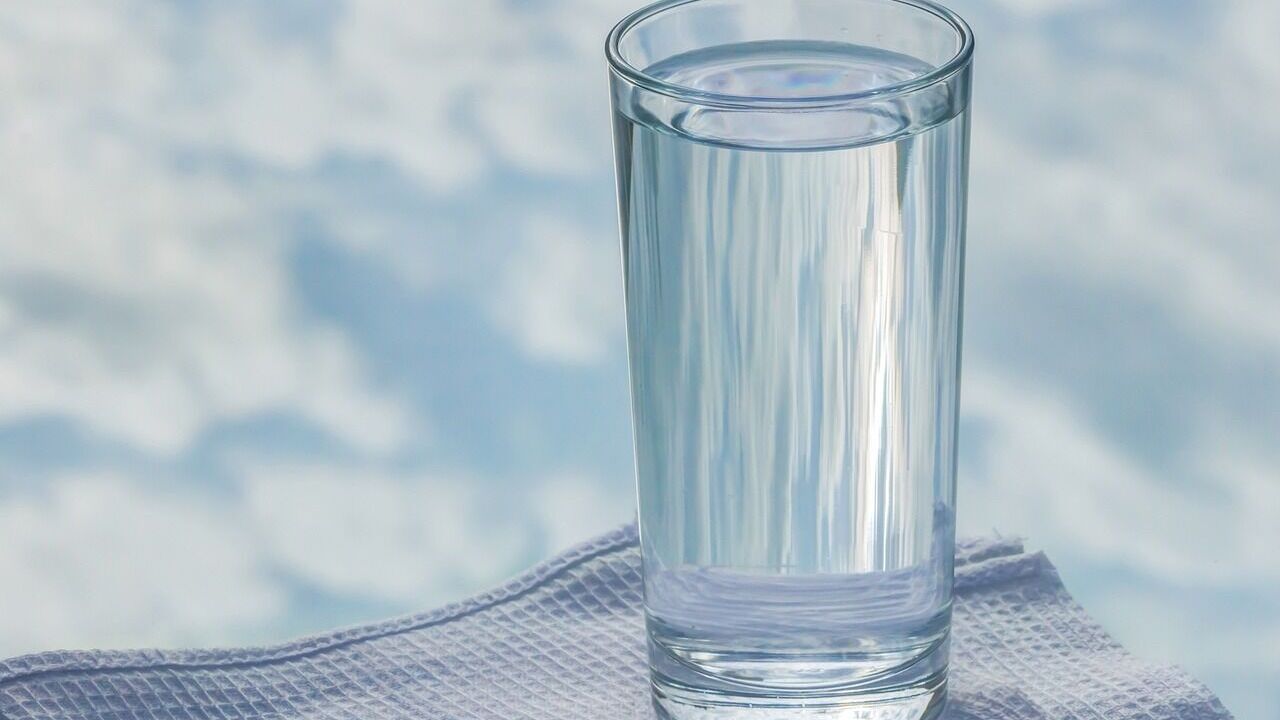5 вещей, которые следует сделать, чтобы пить больше воды