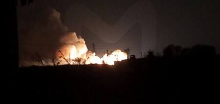 Explosions heard in Dzhankoi: a powerful fire breaks out in the area of the military airfield. Photo and video