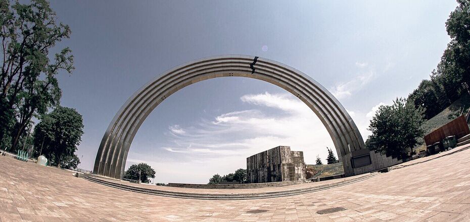 Łuk Przyjaźni Narodów w Kijowie został pozbawiony statusu zabytku historycznego