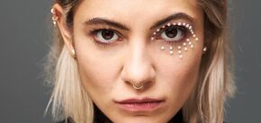 Jak zmienić kształt oczu za pomocą makijażu: skuteczny sposób