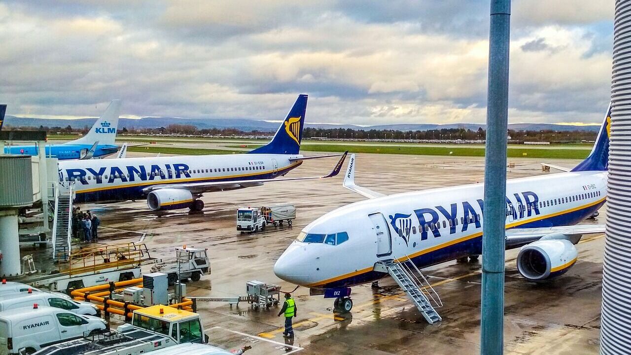 Для клиентов Ryanair: в компании предлагают получили бесплатную парковку за сданные чемоданы