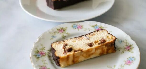 Delicious moist cheesecake with banana and cocoa: can be prepared for Easter
