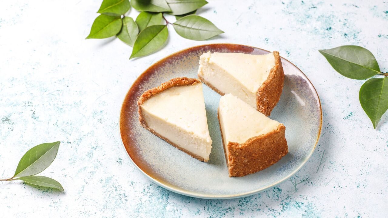 The most delicate cream cheese and cream cheesecake: just melts in your mouth