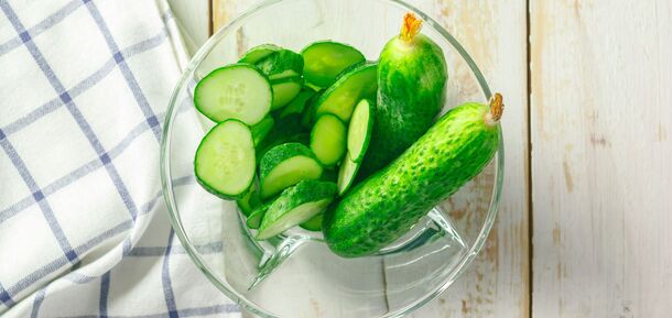 How to store cucumbers so that they are fresh for weeks: a useful life hack