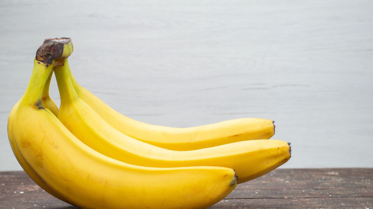 How to keep bananas yellow and free of dark spots for 26 days: an effective life hack
