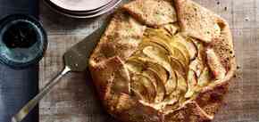 Pear and cream cheese galette: extremely delicious and simple to prepare