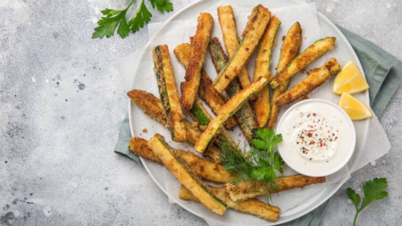 French fries in the oven: crispy and do not stick together