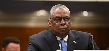 Nigdy nie możemy dawać naszym przyjaciołom powodów, by wątpili w determinację Ameryki - Llyod Austin o pomocy dla Ukrainy