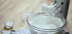 Ідеальний соус: 4 поради, щоб сметала не згорталася під час тушкування