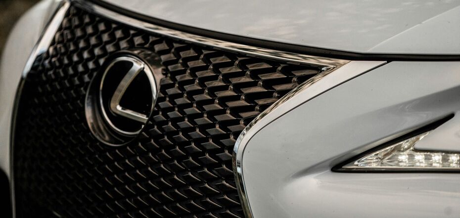 Lexus, BMW i Audi są liderami wśród samochodów premium na Ukrainie.