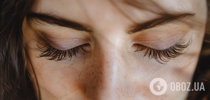 How to make a "light" look with false eyelashes: a life hack