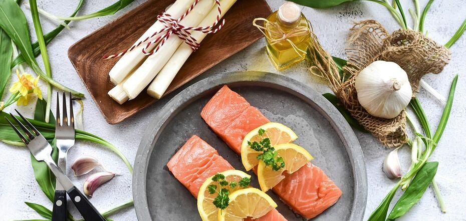 Strange but delicious: the blogger shared her life hack for cooking salmon in the dishwasher