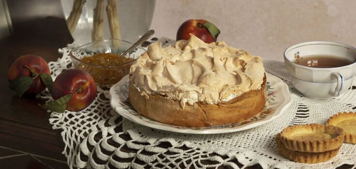 Rhubarb and meringue pie: an incredible German dessert