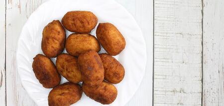 Hearty meat croquettes: how to make a simple alternative to any fast food
