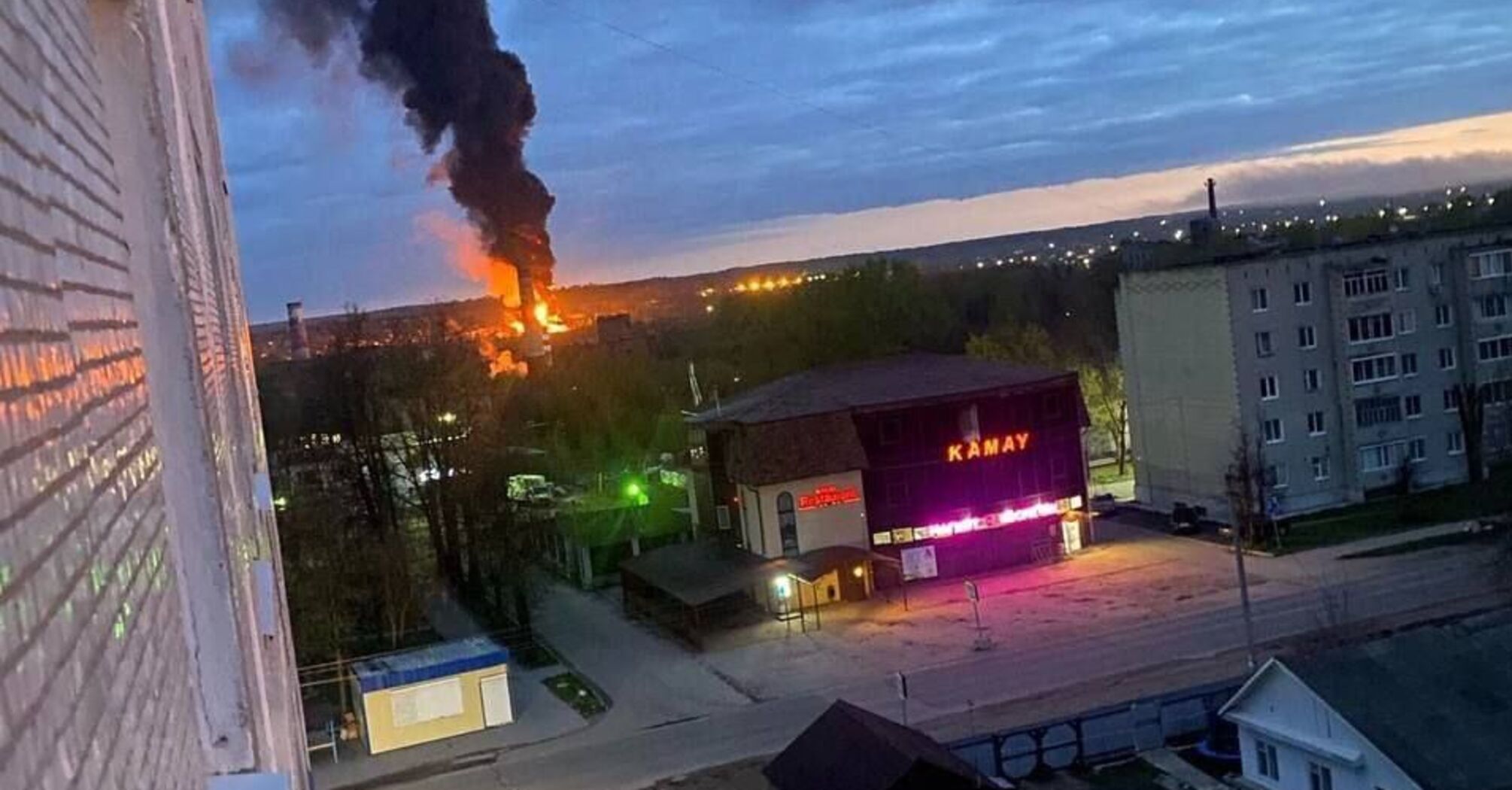 Minus 26 thousand cubic meters of fuel in Russia: SSU drones hit two oil depots in Smolensk region