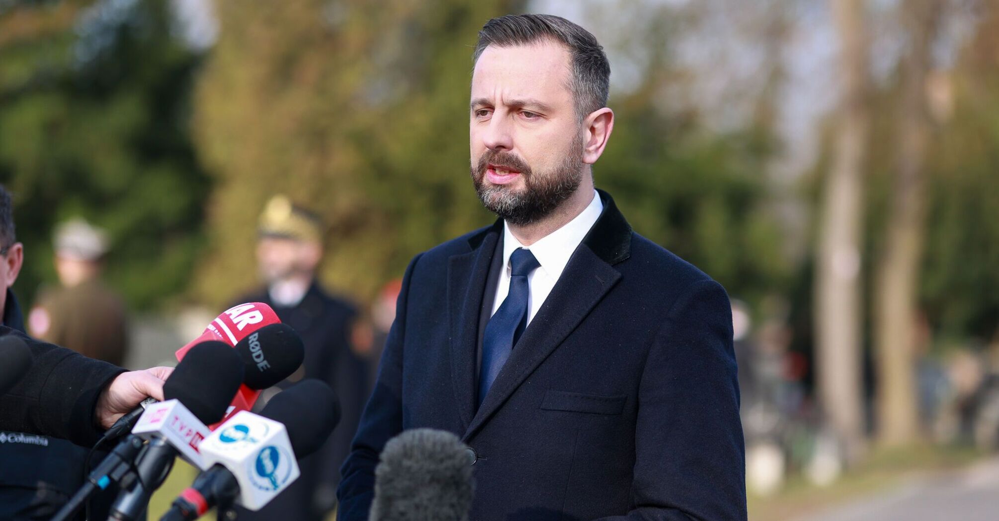 Minister Obrony Polski powiedział, że jego kraj jest gotowy pomóc w powrocie Ukraińców do służby wojskowej