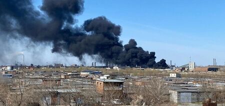 A powerful fire has broken out in the Russian city of Omsk, with tanks with oil products on fire. Photos and video