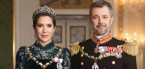 The first official portrait of the King and Queen of Denmark is published
