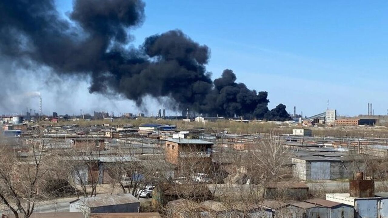 A powerful fire has broken out in the Russian city of Omsk, with tanks with oil products on fire. Photos and video