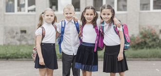 "To relikt hulaszczego trybu życia". Na przykładzie licealisty z brodą Likarczuk wyjaśnił, dlaczego mundurki szkolne nie powinny być zwracane