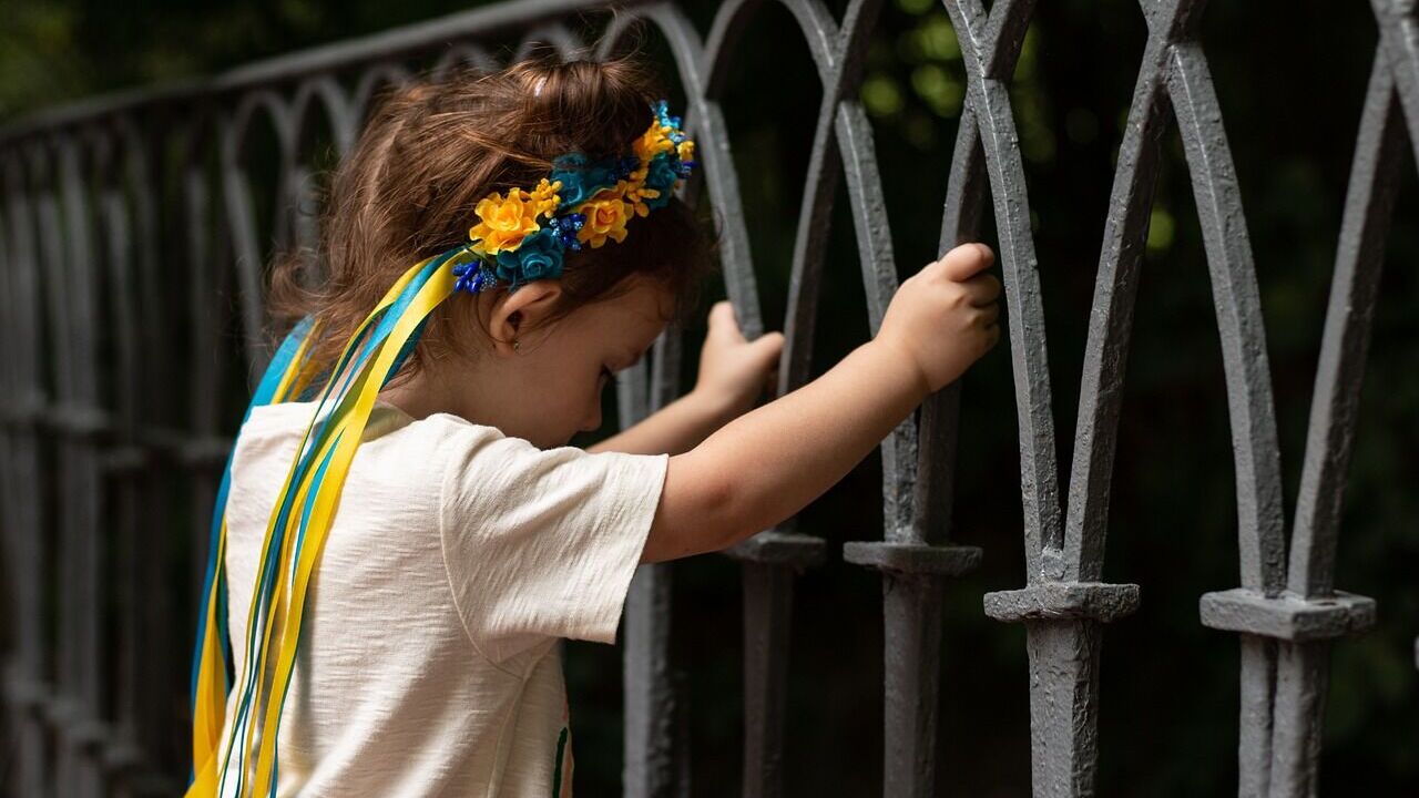 Ukraina przekazała Katarowi listę nazwisk ponad 560 dzieci deportowanych przez Rosję - Lubiniec