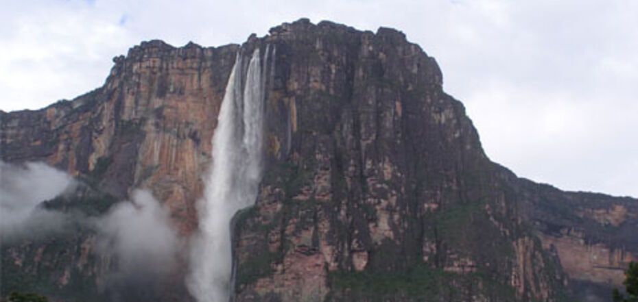 Największy wodospad na świecie nigdy nie był widziany przez człowieka: powód cię zaskoczy