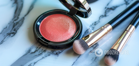 Finding the perfect blush color is very easy: a tried-and-true makeup hack will help
