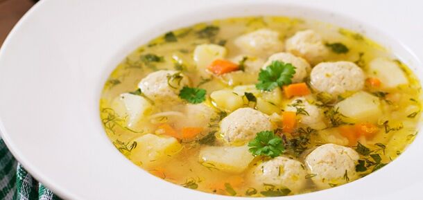 Rich and lean meatball soup: what to add for a better taste