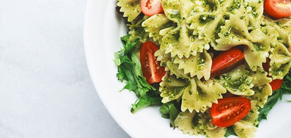 Pasta with pesto in 7 minutes: a recipe for a hearty and budget-friendly dish for lunch and dinner
