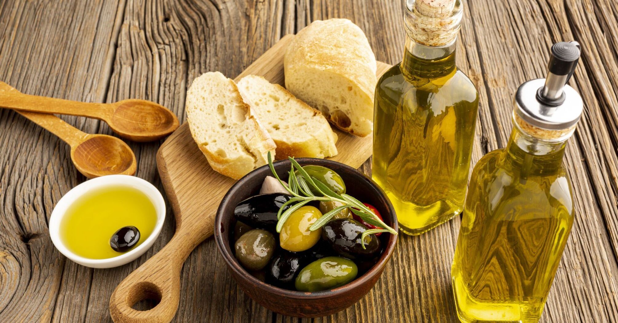 What to add to oil for salads to make it flavorful and delicious: 6 options