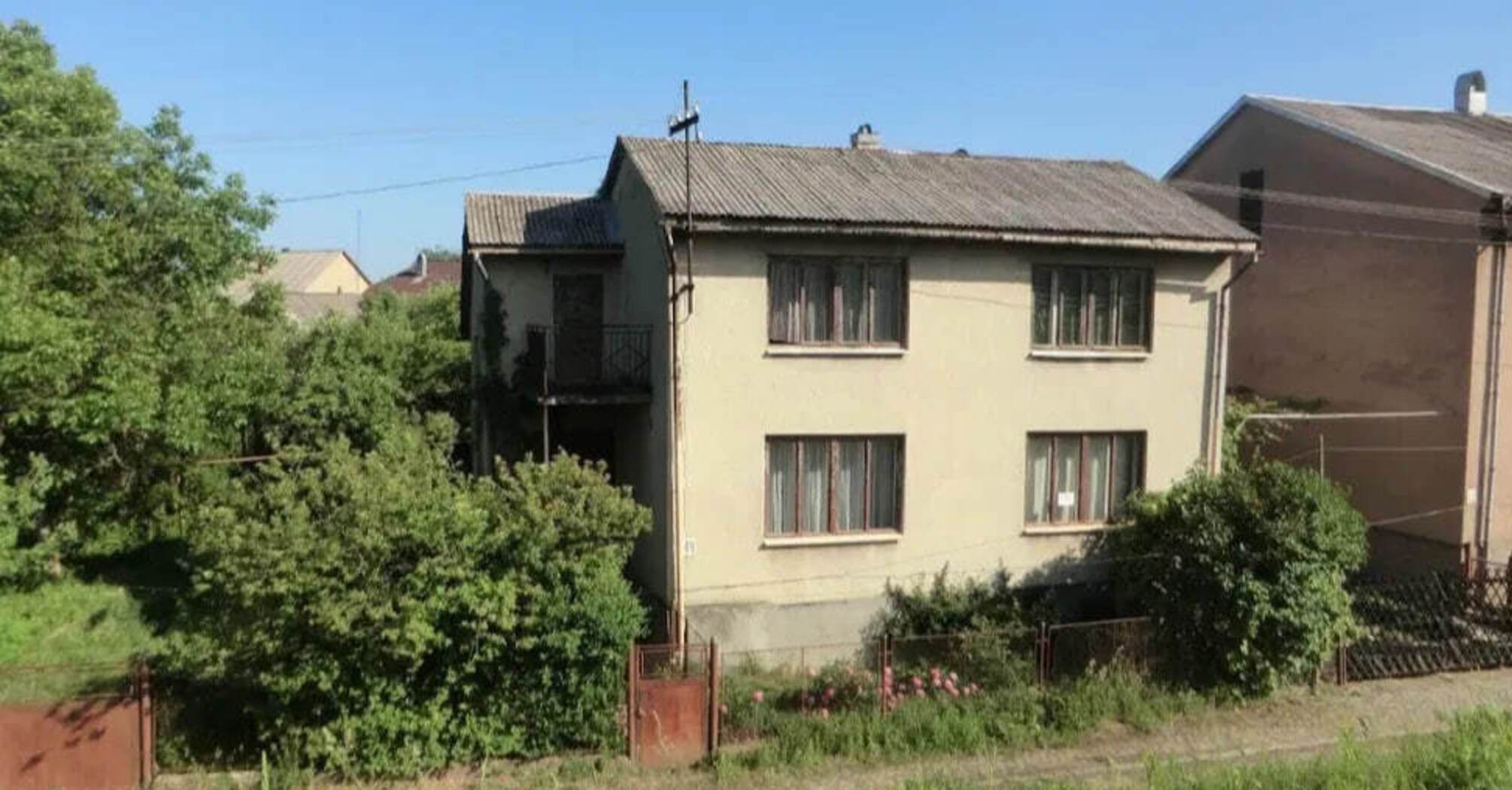 A house for sale in Transcarpathia near the Tisza river on the border with Romania