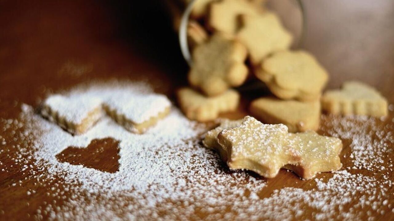 Delicious honey cookies for fasting: what to make the dough from