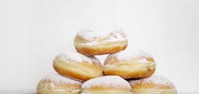 Donuts for coffee: incredible deliciousness with vanilla cream