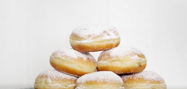 Donuts for coffee: incredible deliciousness with vanilla cream
