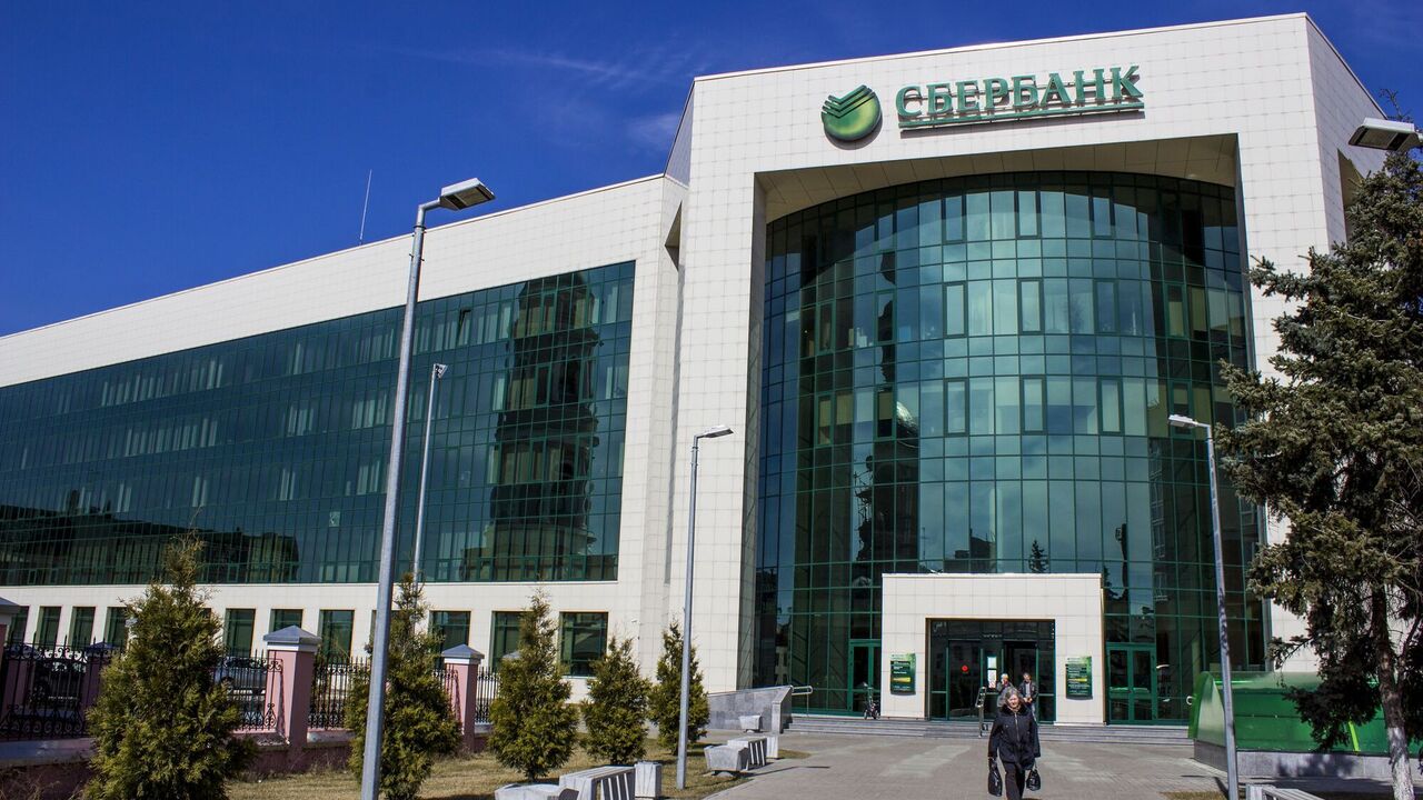 Stany Zjednoczone zezwalają na niektóre transakcje finansowe z rosyjskimi bankami