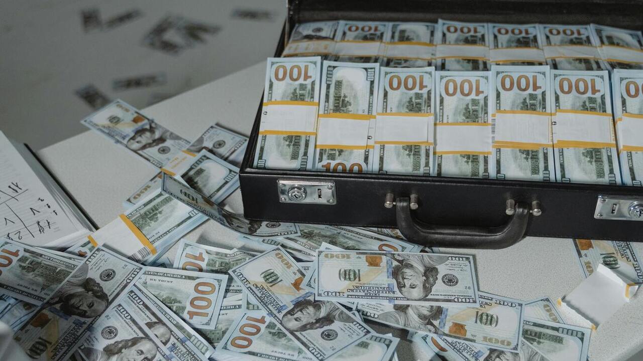 What unites all billionaires under 30: Forbes has released interesting research results